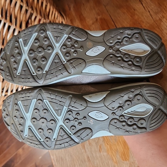 Skechers Suede Slip-On Shoe Tan - Picture 7 of 16